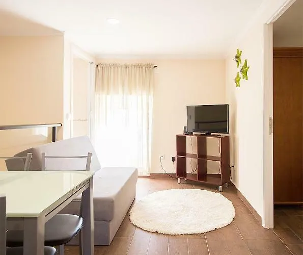 Casal Riquezo T2-1.o- Serra Da Pescaria - *